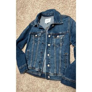 Old Navy Casual Double-pocket Button-front Jean Jacket
size XS